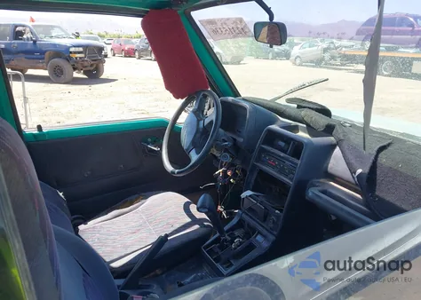 1995 Geo Tracker z USA, uszkodzony, nr VIN 2CNBJ1864S6912463